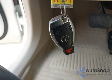 2017 Mercedes-Benz C 300 Luxury/Sport из США, поврежденный, VIN 55SWF4JB0HU203952